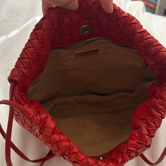Bottega Veneta Vintage Red Woven Shoulder Bag - Picture 6 of 10